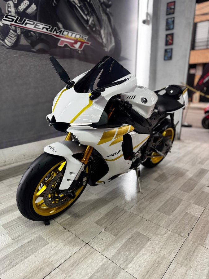 Imagen de YAMAHA R1