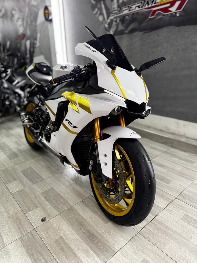 Imagen de YAMAHA R1