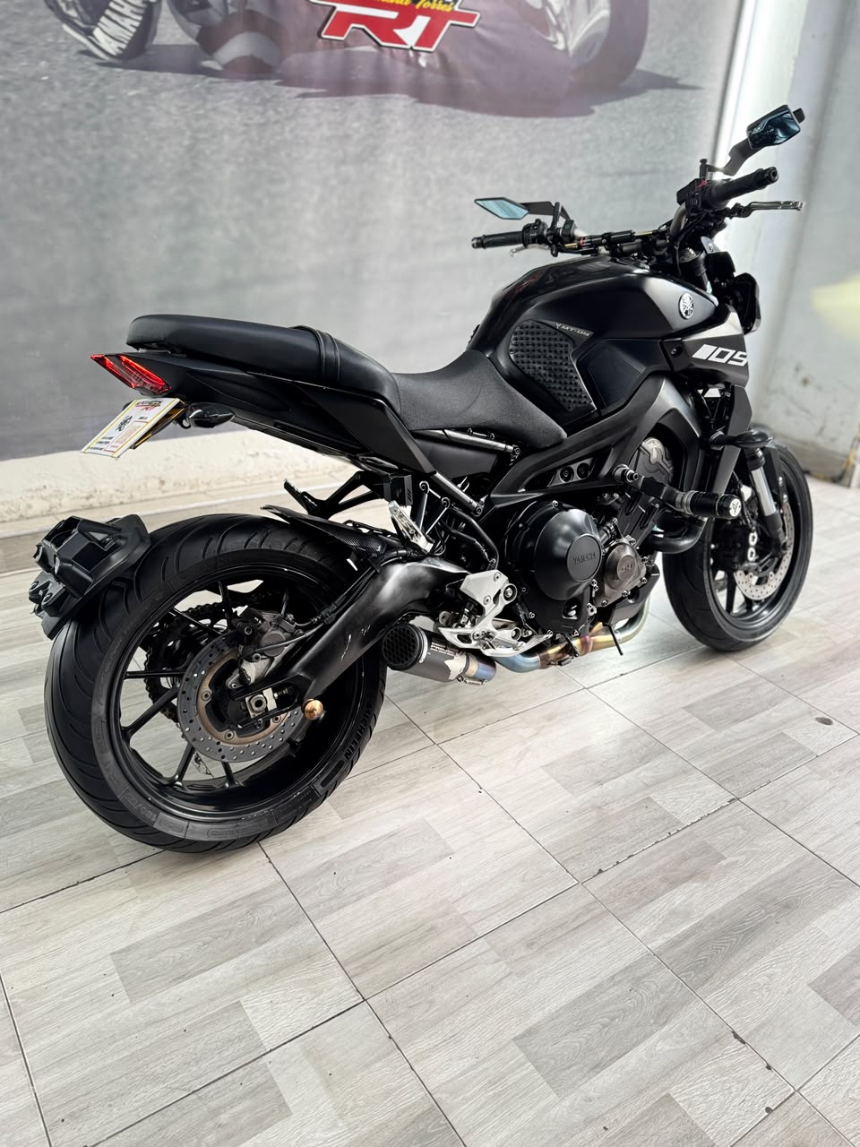 YAMAHA MT 09