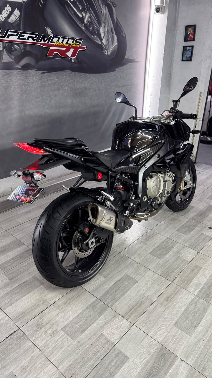 BMW S1000R