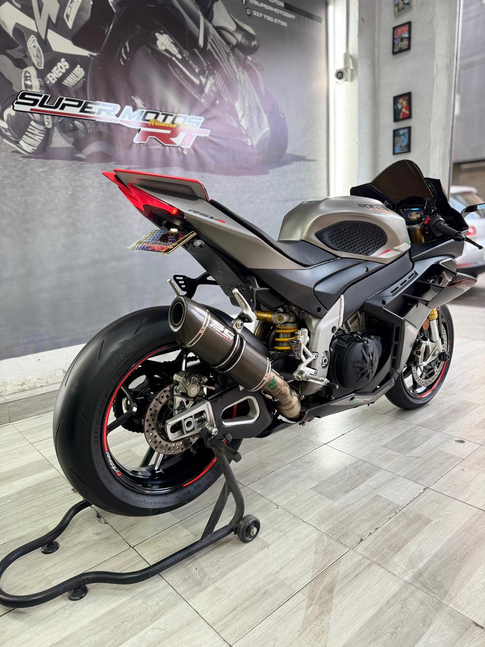 Imagen de APRILIA RSV4