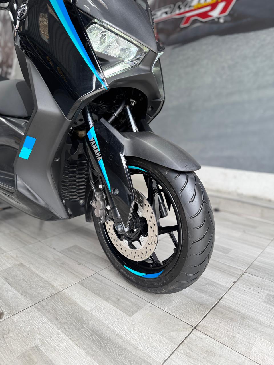 YAMAHA XMAX 300
