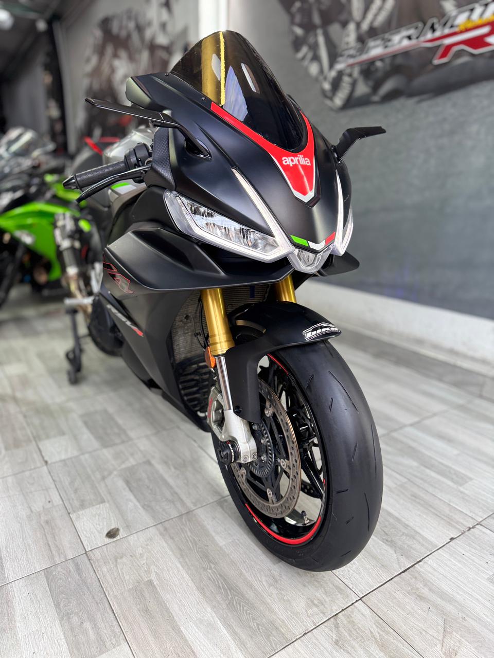 Imagen de APRILIA RSV4