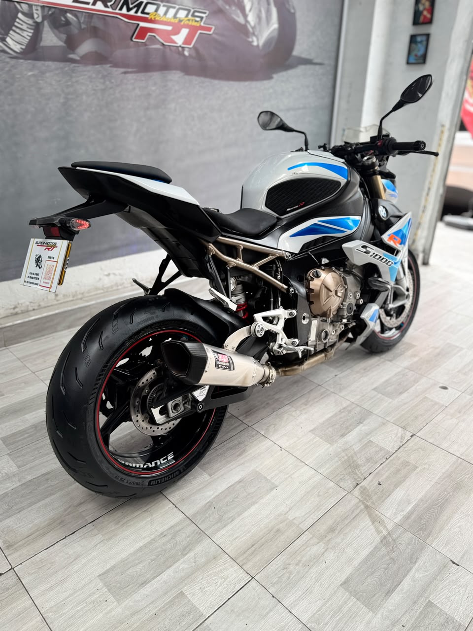 BMW S1000R