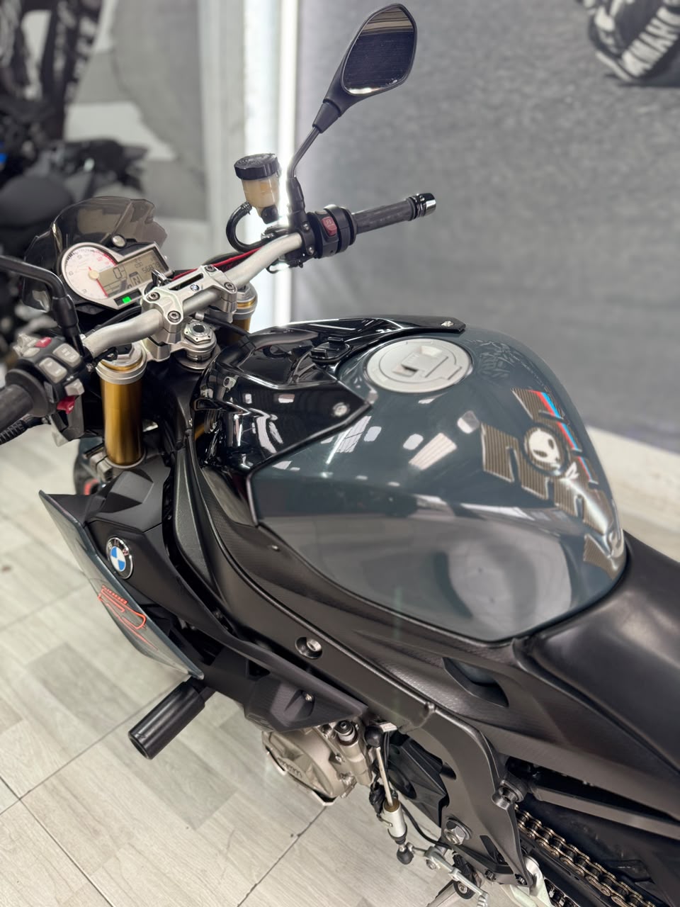 BMW S1000R