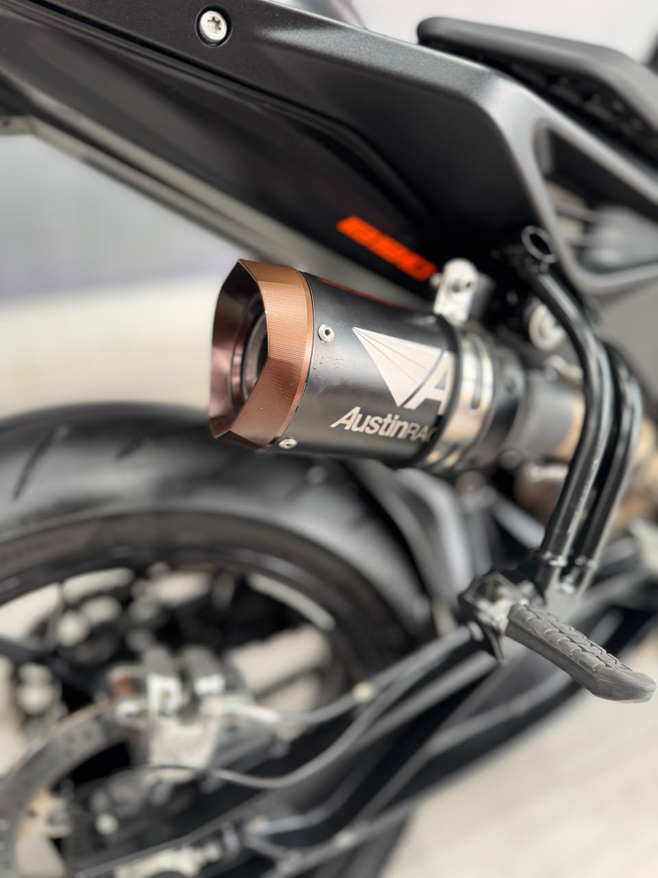 KTM 890 DUKE