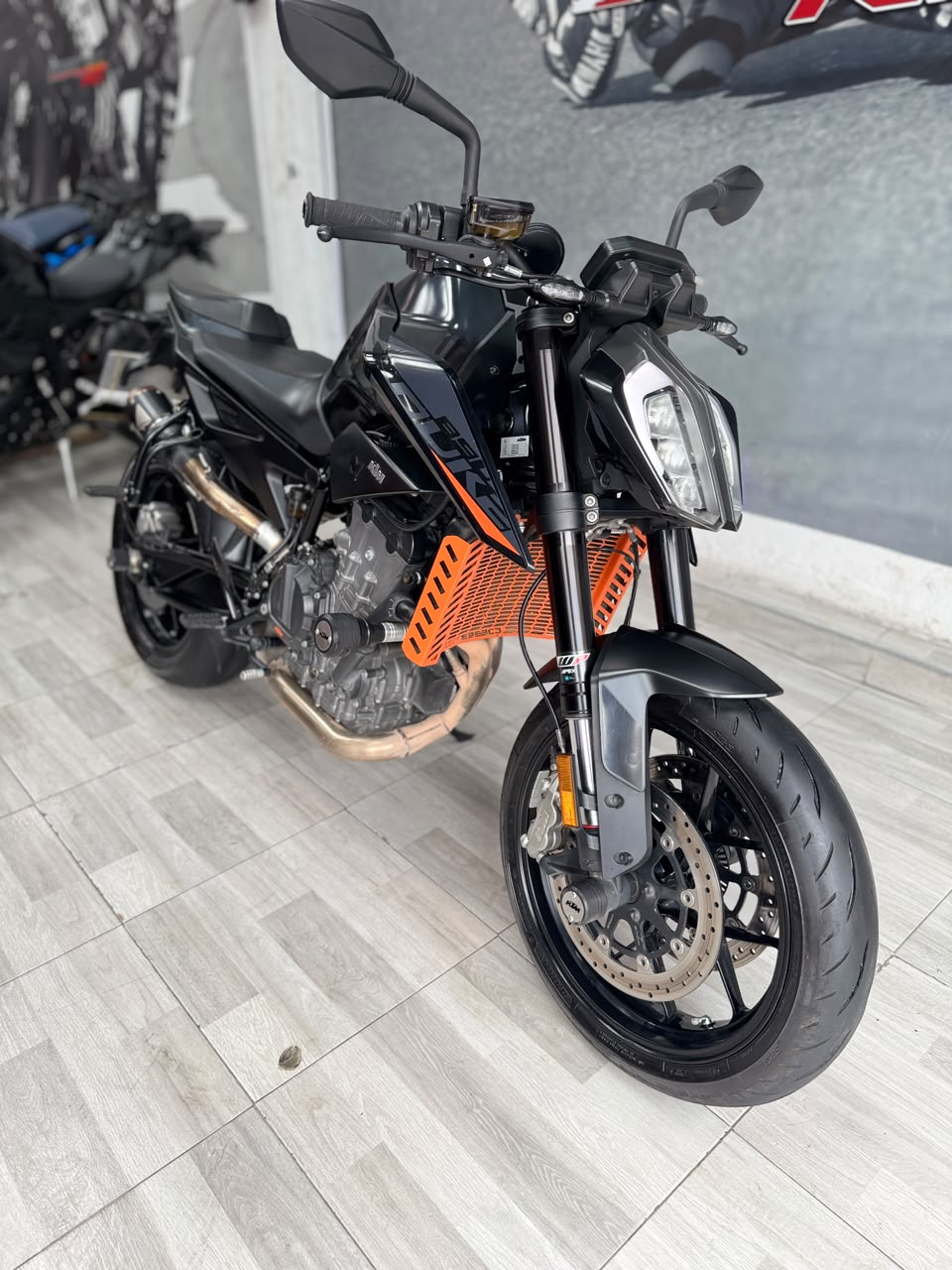 Imagen de KTM 890 DUKE
